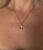 JESÚS | COLLAR DE CRUZ CORONADA EN ORO Y PLATA