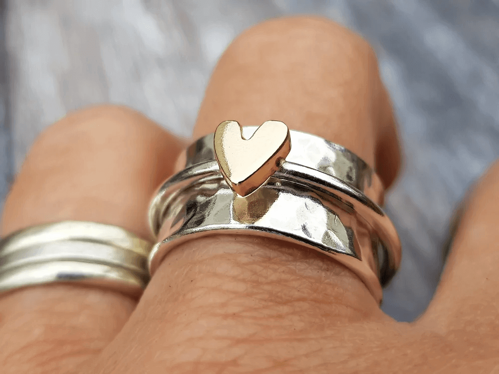 MIREIA | ANILLO DE PLATA CORAZÓN DORADO