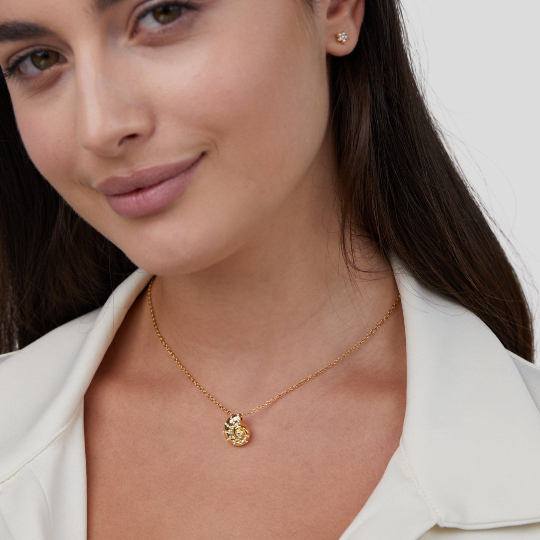 VALERIA | COLLAR CON COLGANTE DE CONCHA