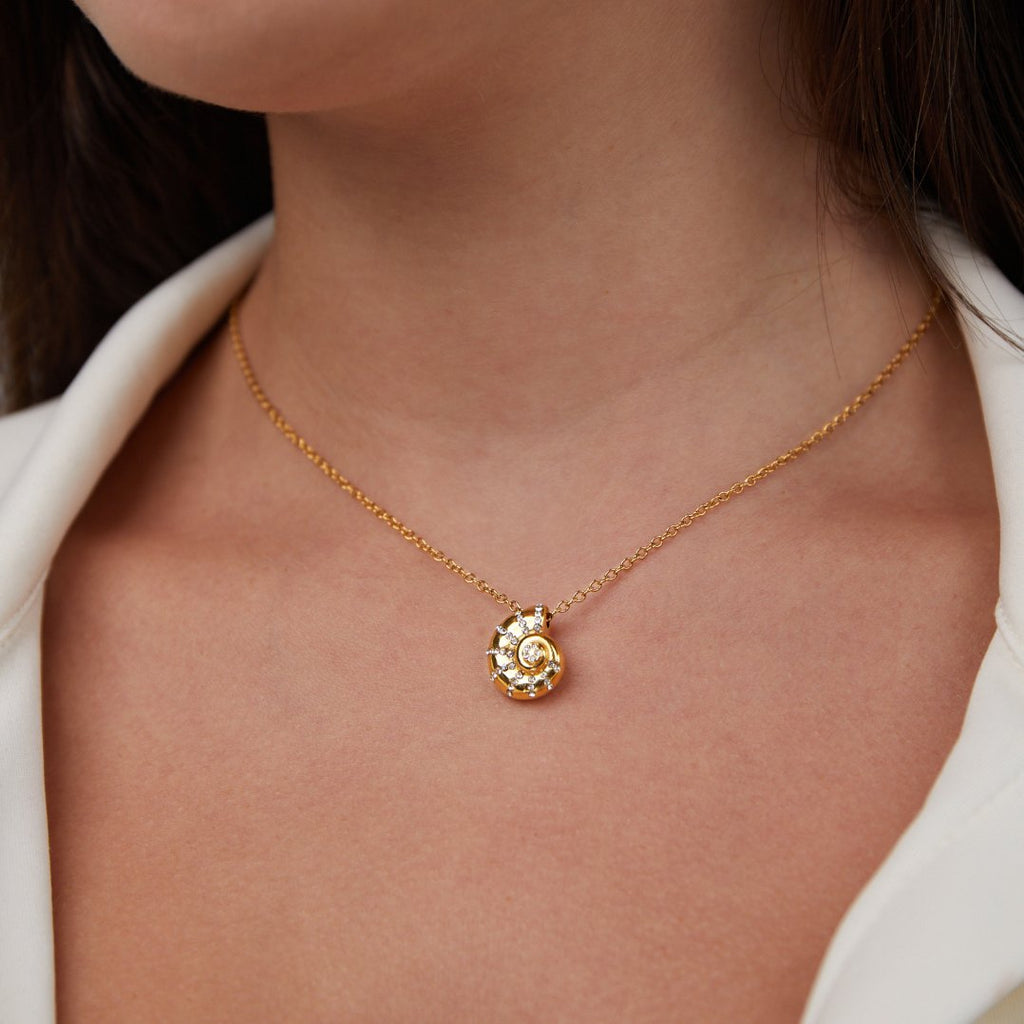 VALERIA | COLLAR CON COLGANTE DE CONCHA